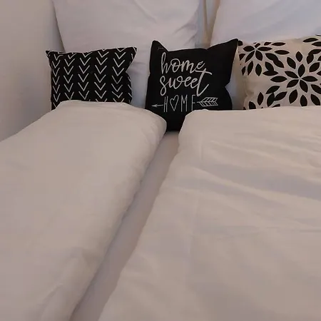 Rooftop Apartmens - Komfortable Neue Gemeinschaftsunterkunft Im Herzen Von - Raum 3 * 乌尔姆